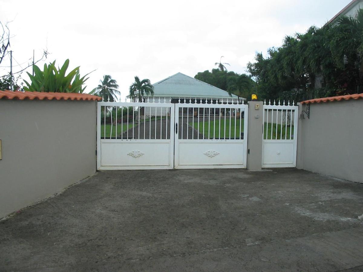 Petit Paradis Apartment Morne la Valeur Exterior photo