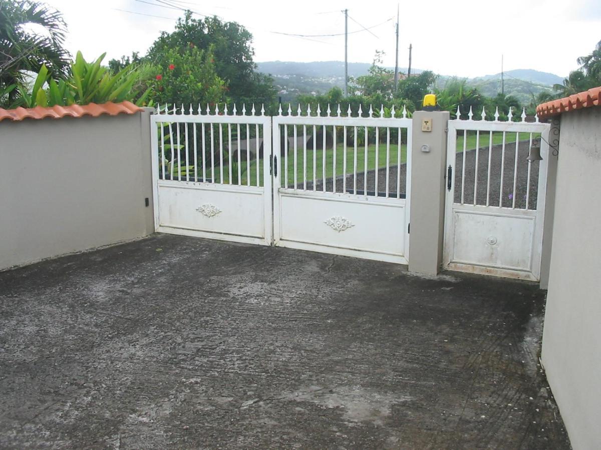 Petit Paradis Apartment Morne la Valeur Exterior photo